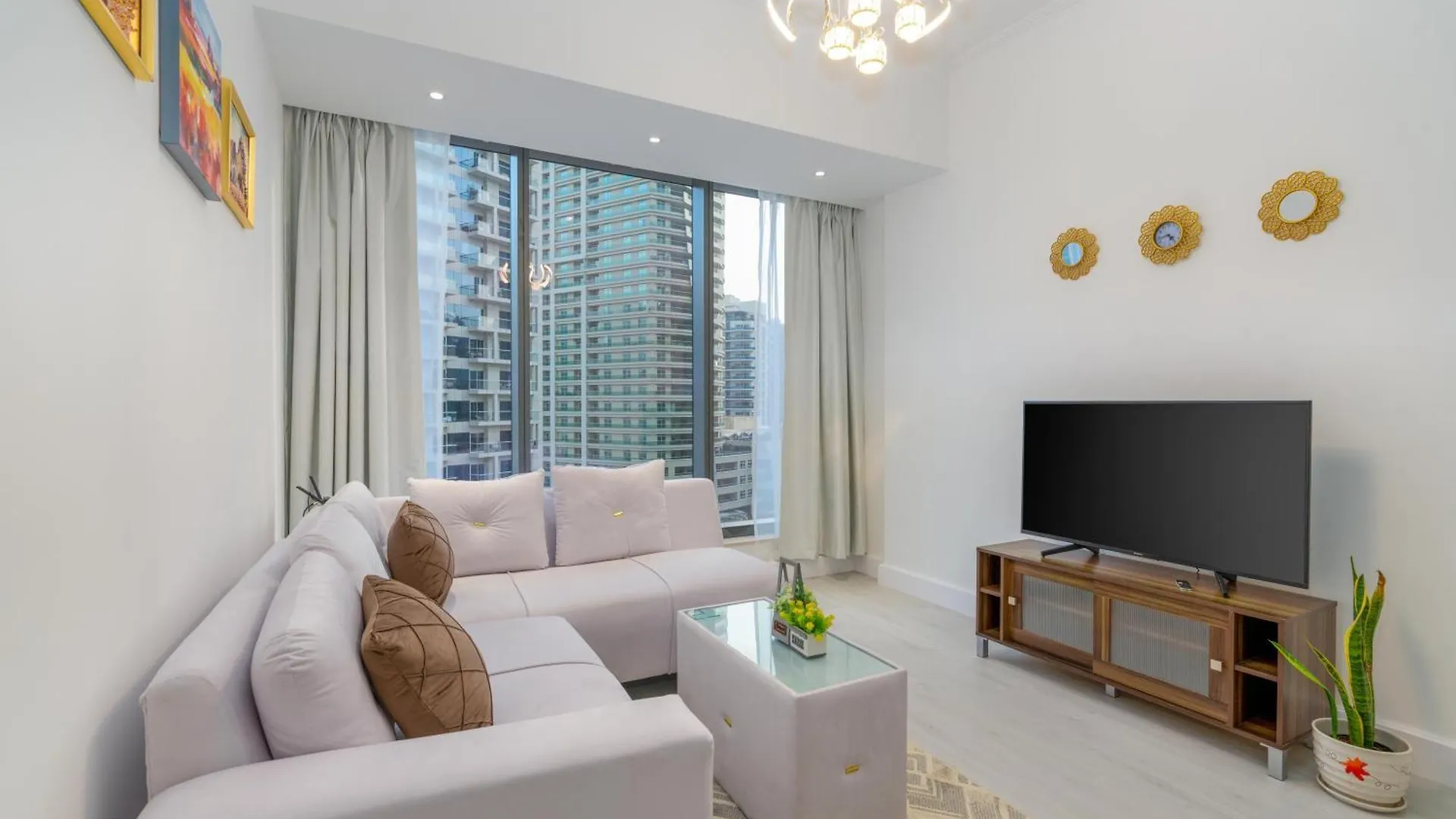 White Sage Opulence At Silverene Towers 1Br Dubai Marina