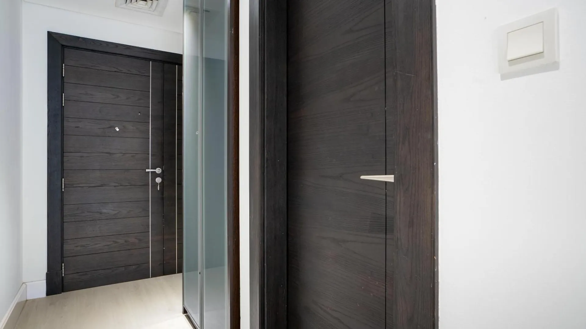 Apartment White Sage Opulence At Silverene Towers 1Br Dubai Marina