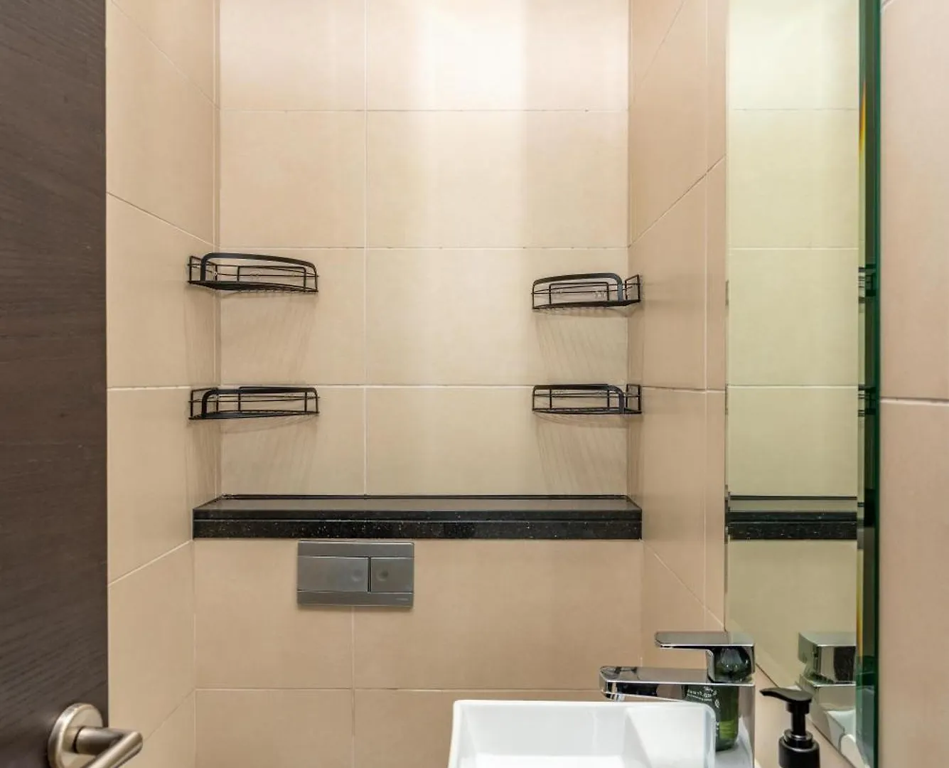 Apartment White Sage Opulence At Silverene Towers 1Br Dubai Marina